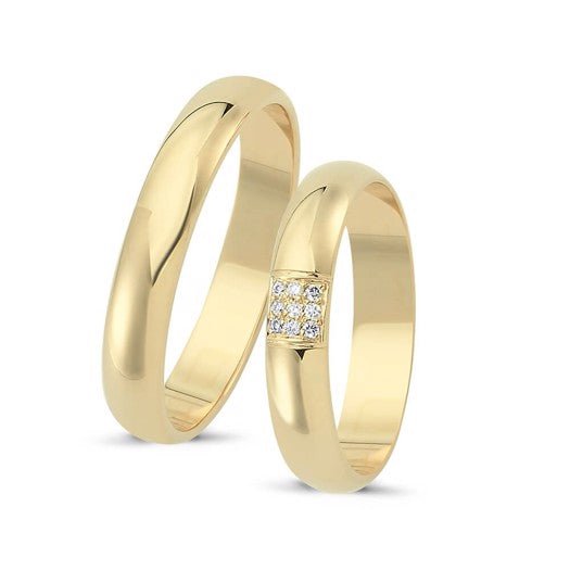 Smukke Nuran Sweet Love vielsesringe i 14 karat guld med 9 diamanter på dameringen.